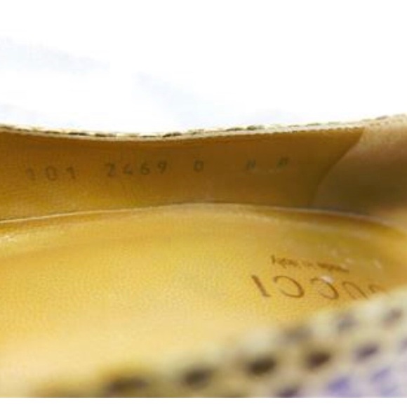 GUCCI VINTAGE Snakeskin Python Pumps Pale Yellow - Picture 2 of 4